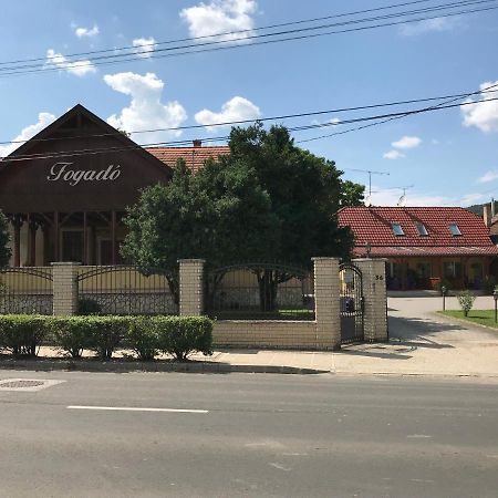 Szent Istvan Fogado Hotel Нагимарош Екстериор снимка