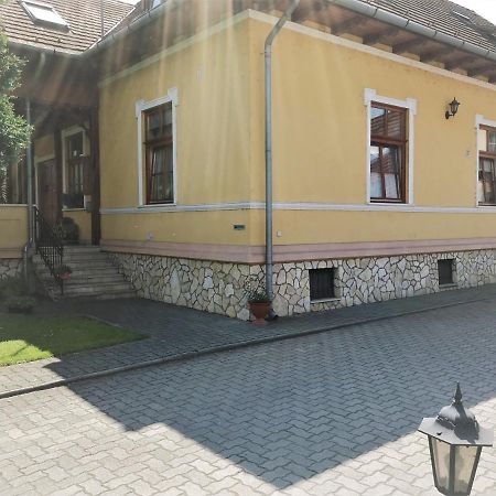 Szent Istvan Fogado Hotel Нагимарош Екстериор снимка