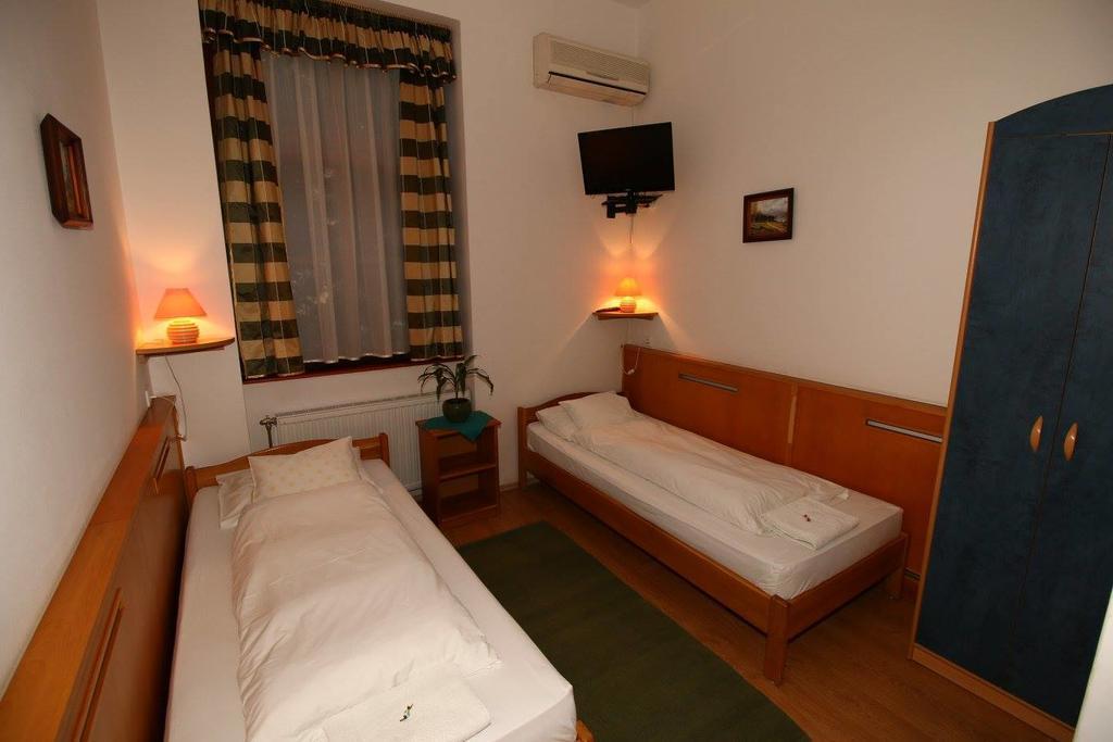 Szent Istvan Fogado Hotel Нагимарош Екстериор снимка