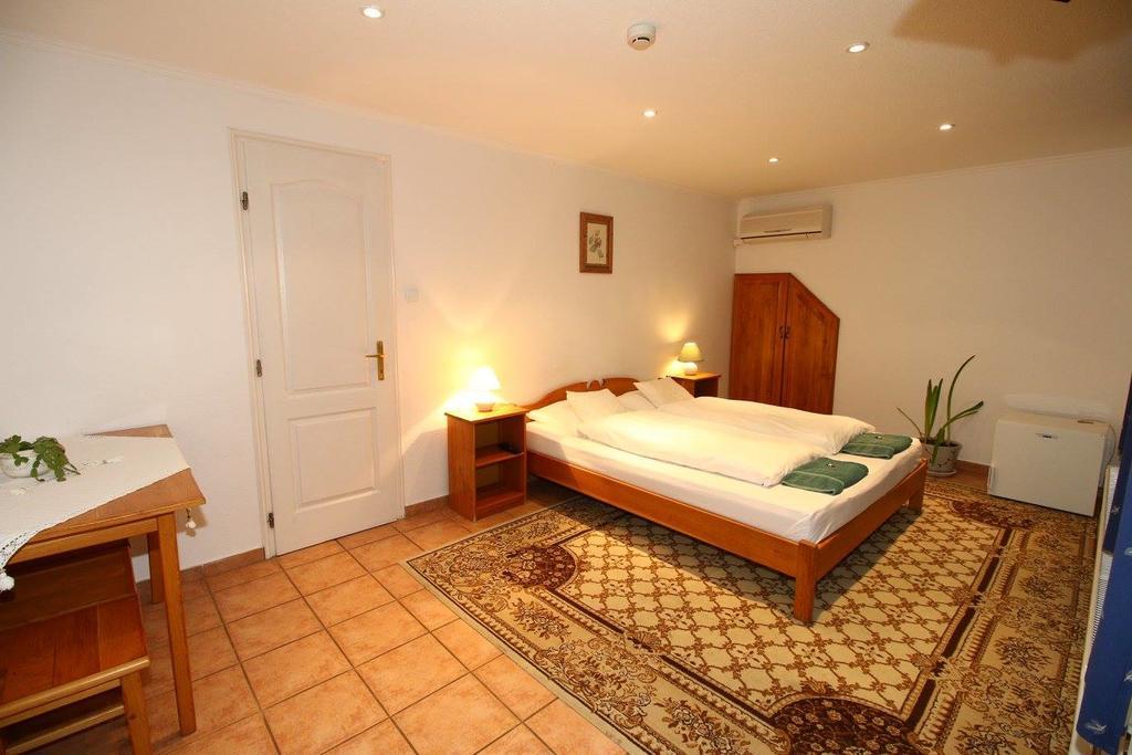 Szent Istvan Fogado Hotel Нагимарош Екстериор снимка