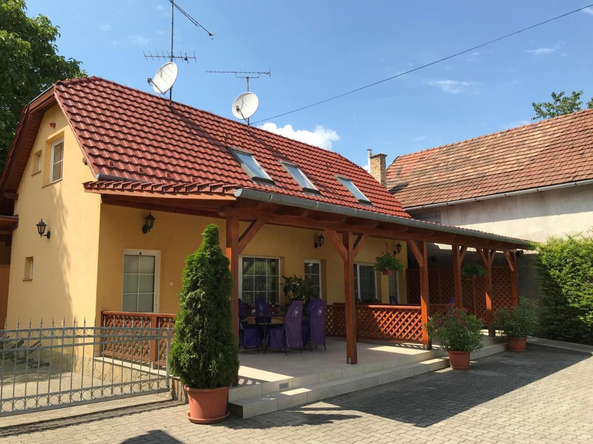 Szent Istvan Fogado Hotel Нагимарош Екстериор снимка